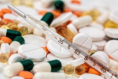 '薬を飲む'は韓国語で何?약을 먹다の意味と使い方