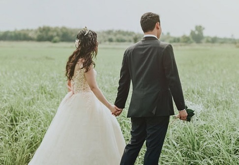 결혼했어요, 결혼하고 있어요(結婚しています)どっち?