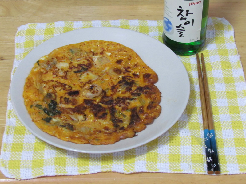 一人暮らしの寂しさを紛らわすために家には韓国焼酎を常備