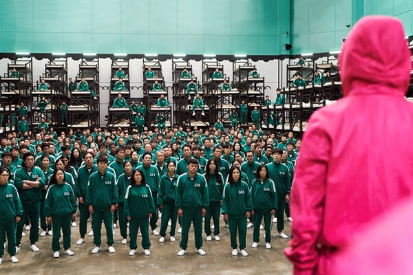 韓国ドラマ『イカゲーム（오징어 게임）』タイトルの意味とは？ゲームのルールと韓国での評価