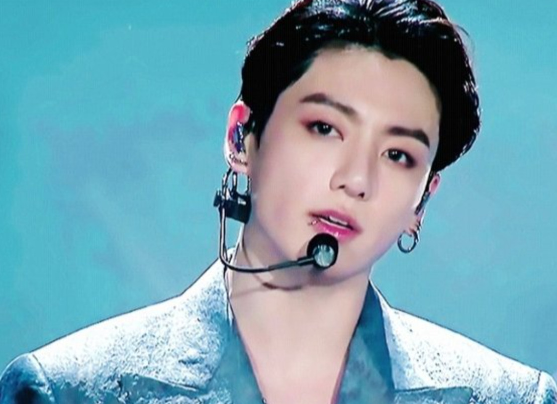 まるでCDを飲み込んでいるよう！パフォーマンス中にも完ぺきなボーカルを披露するジョングク（Photo Via Youtube Screenshot）