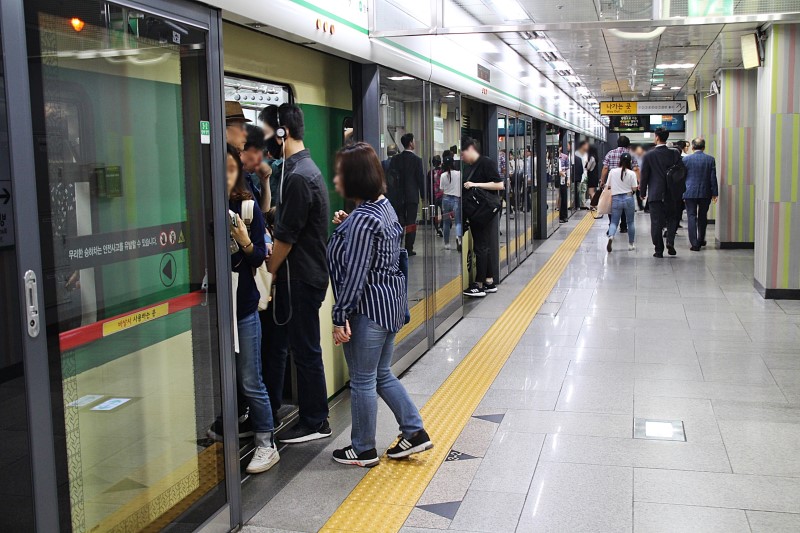 必須フレーズ：電車で